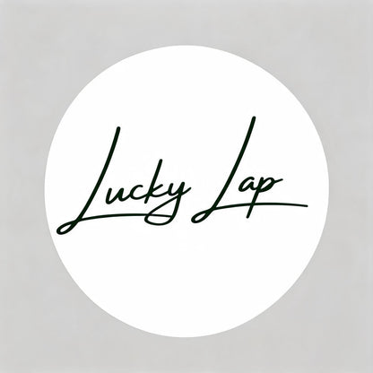 Adesivo logo LuckyLap su sfondo bianco, vista alternativa